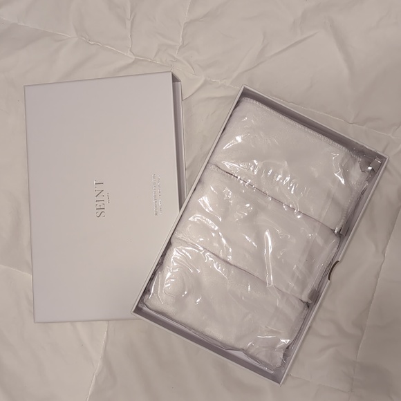 New Makeup Eraser Clothes Set of 3 White SEINT Beauty - Picture 2 of 6